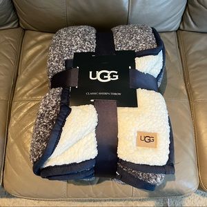 UGG Classic Sherpa Throw